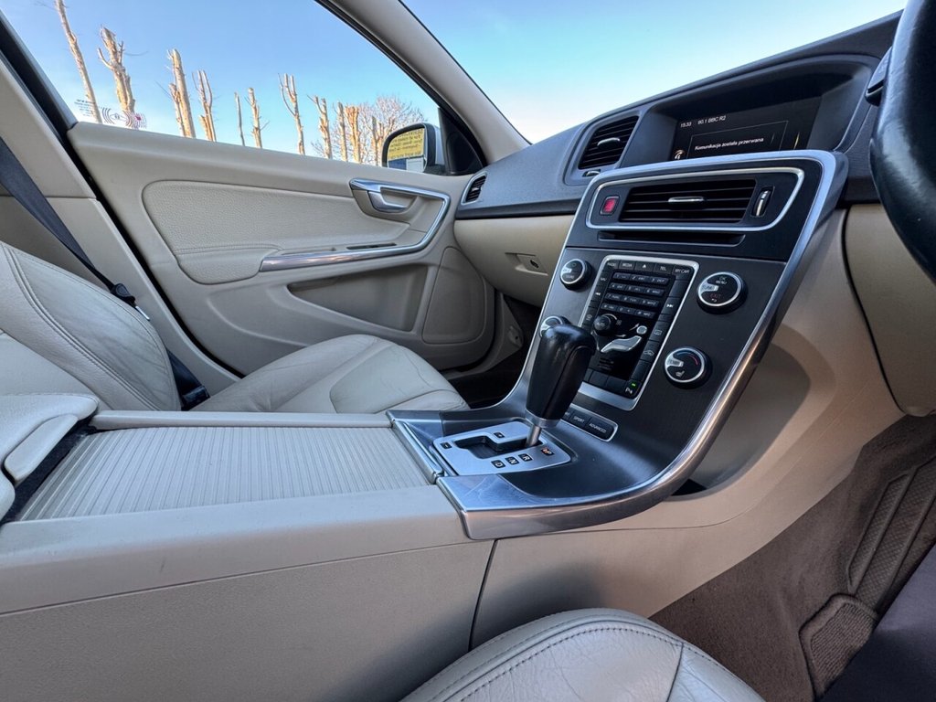 Used Volvo V60 2012 for sale - 77356236: Photo 18