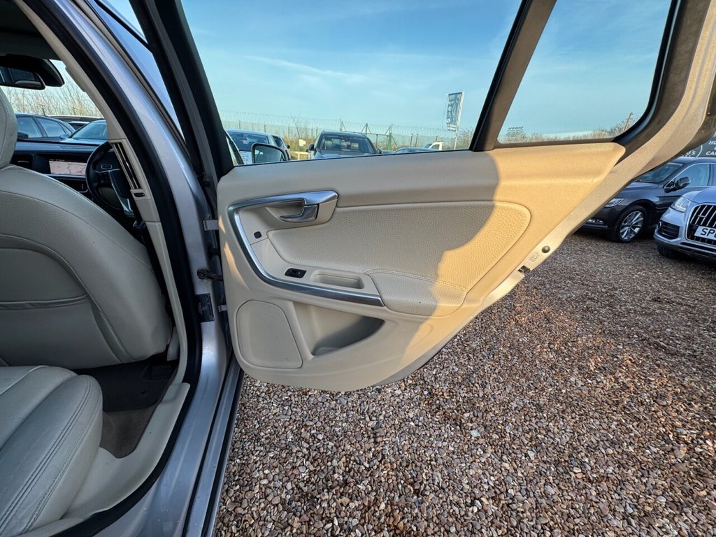 Used Volvo V60 2012 for sale - 77356236: Photo 26