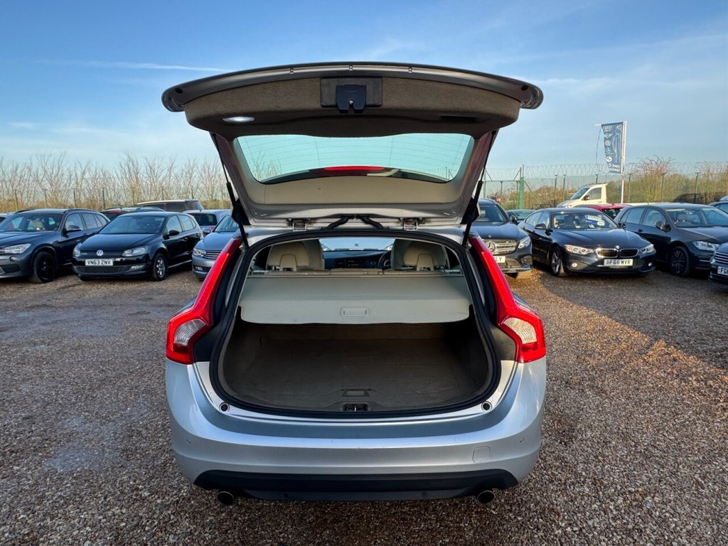 Used Volvo V60 2012 for sale - 77356236: Photo 31