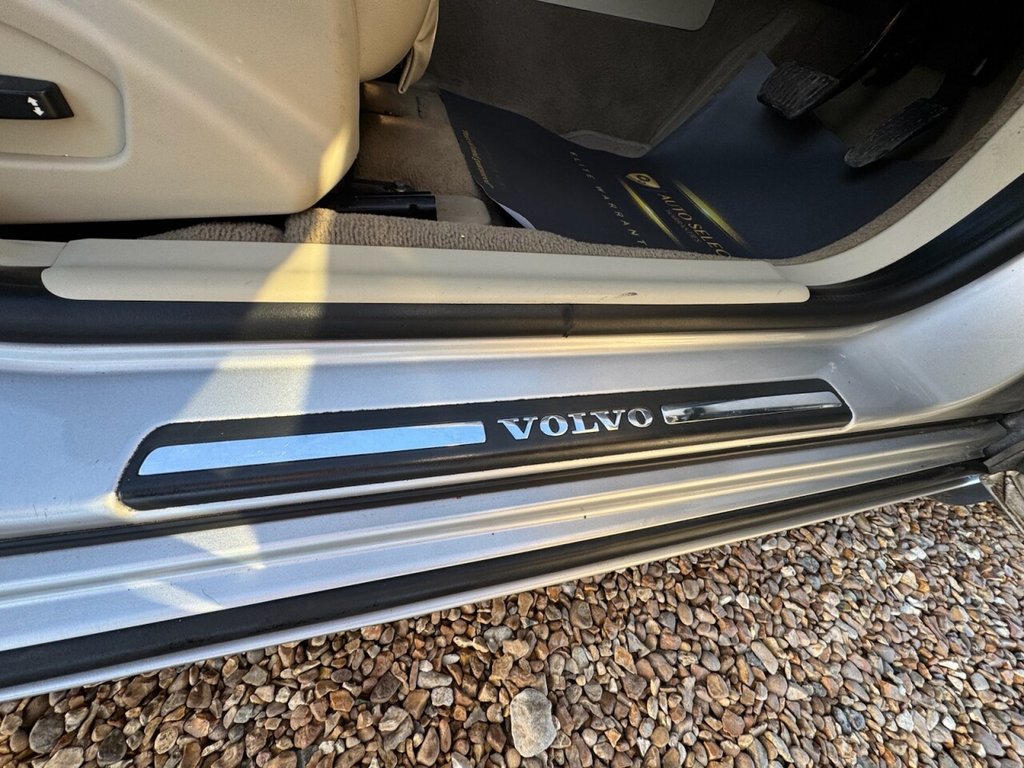 Used Volvo V60 2012 for sale - 77356236: Photo 37