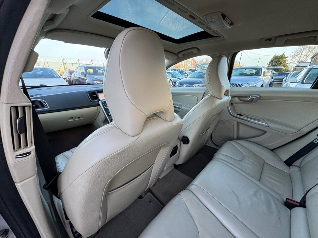 Used Volvo V60 2012 for sale - 77356236: Photo 42