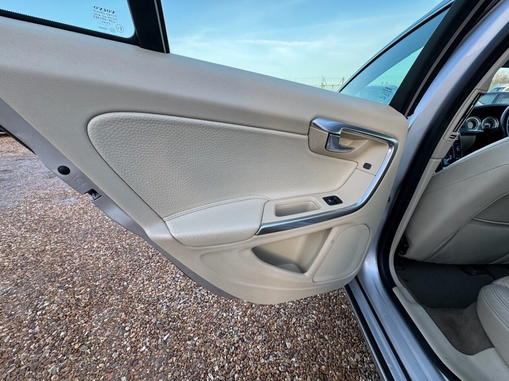 Used Volvo V60 2012 for sale - 77356236: Photo 45