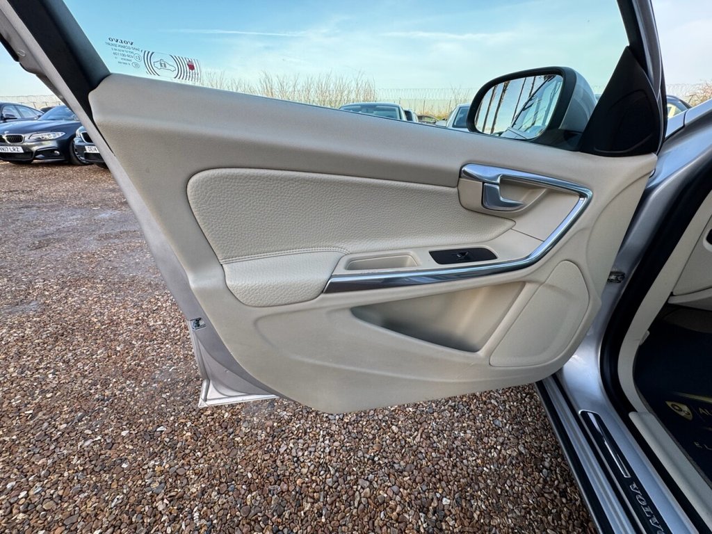 Used Volvo V60 2012 for sale - 77356236: Photo 47