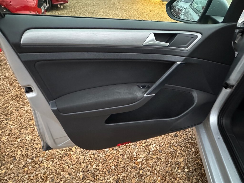 Used Volkswagen Golf 2015 for sale - 76617818: Photo 30