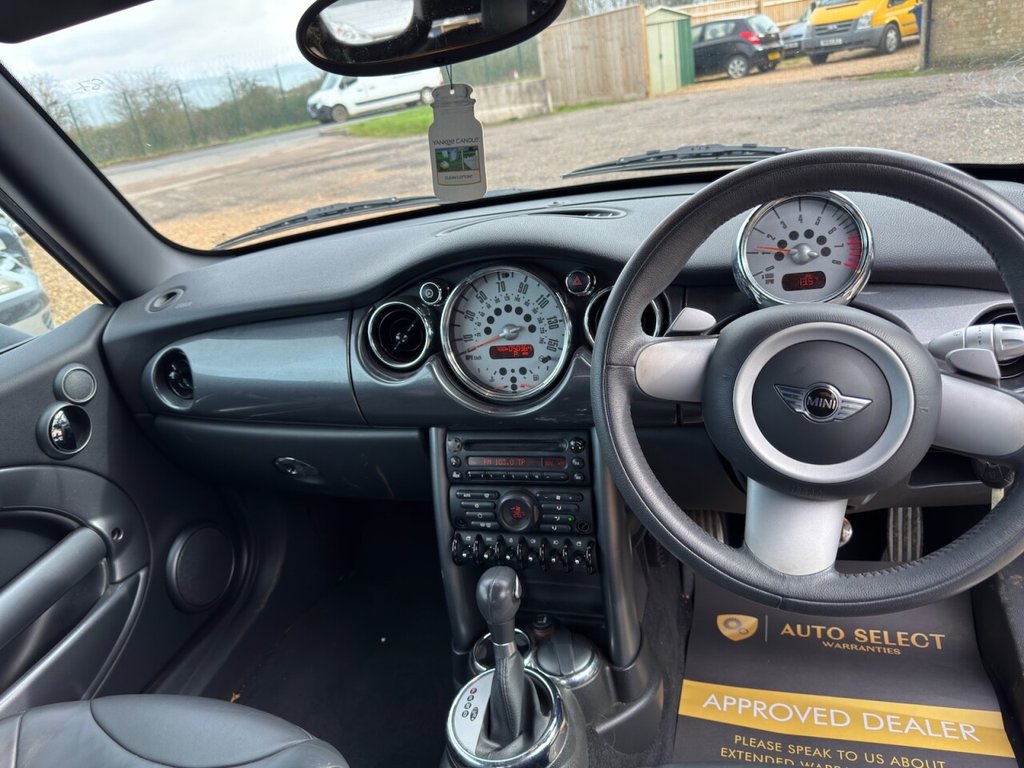 Used MINI Convertible 2007 for sale - 77636774: Photo 15