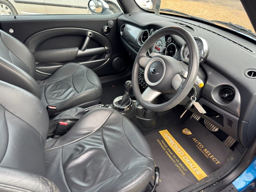 Used MINI Convertible 2007 for sale - 77636774: Photo 9