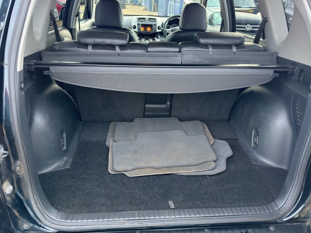 Used Toyota RAV4 2010 for sale - 77880114: Photo 12