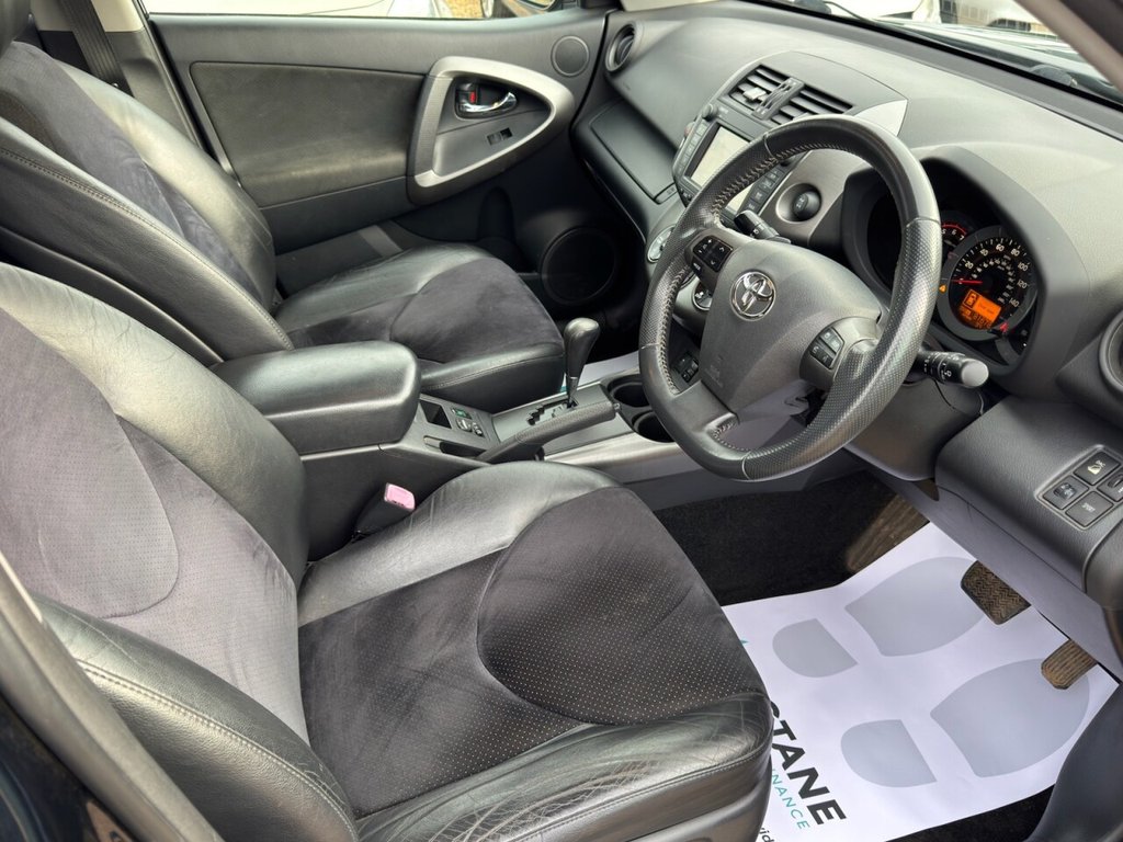 Used Toyota RAV4 2010 for sale - 77880114: Photo 14