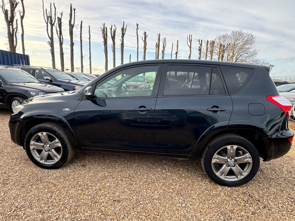 Used Toyota RAV4 2010 for sale - 77880114: Photo 4