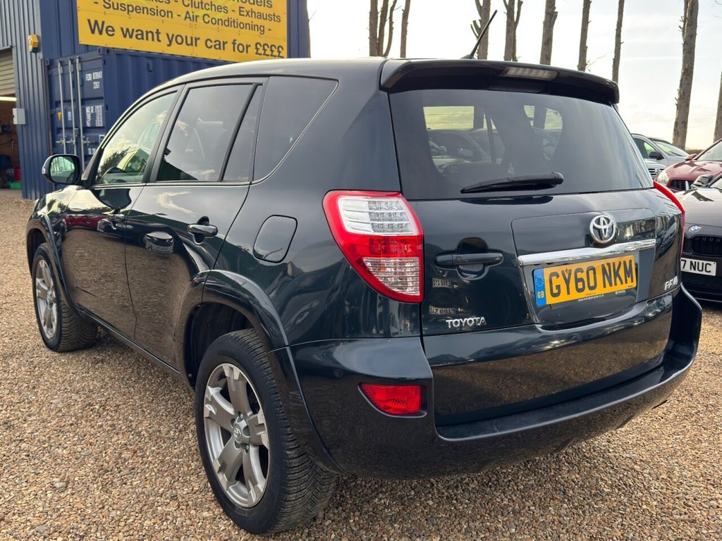 Used Toyota RAV4 2010 for sale - 77880114: Photo 5