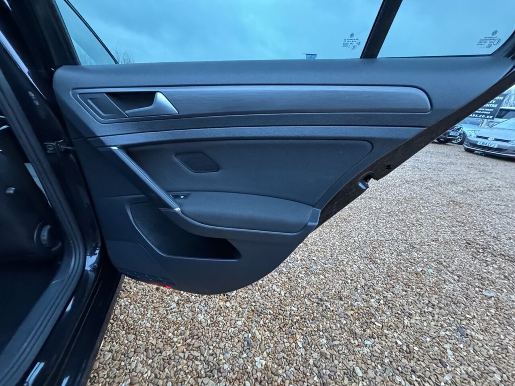 Used Volkswagen Golf 2018 for sale - 78043994: Photo 32