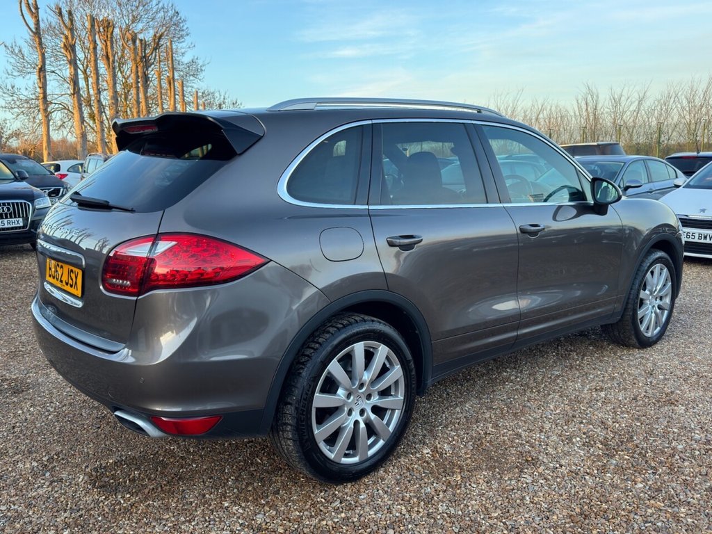 Used Porsche Cayenne 2012 for sale - 77356476: Photo 10