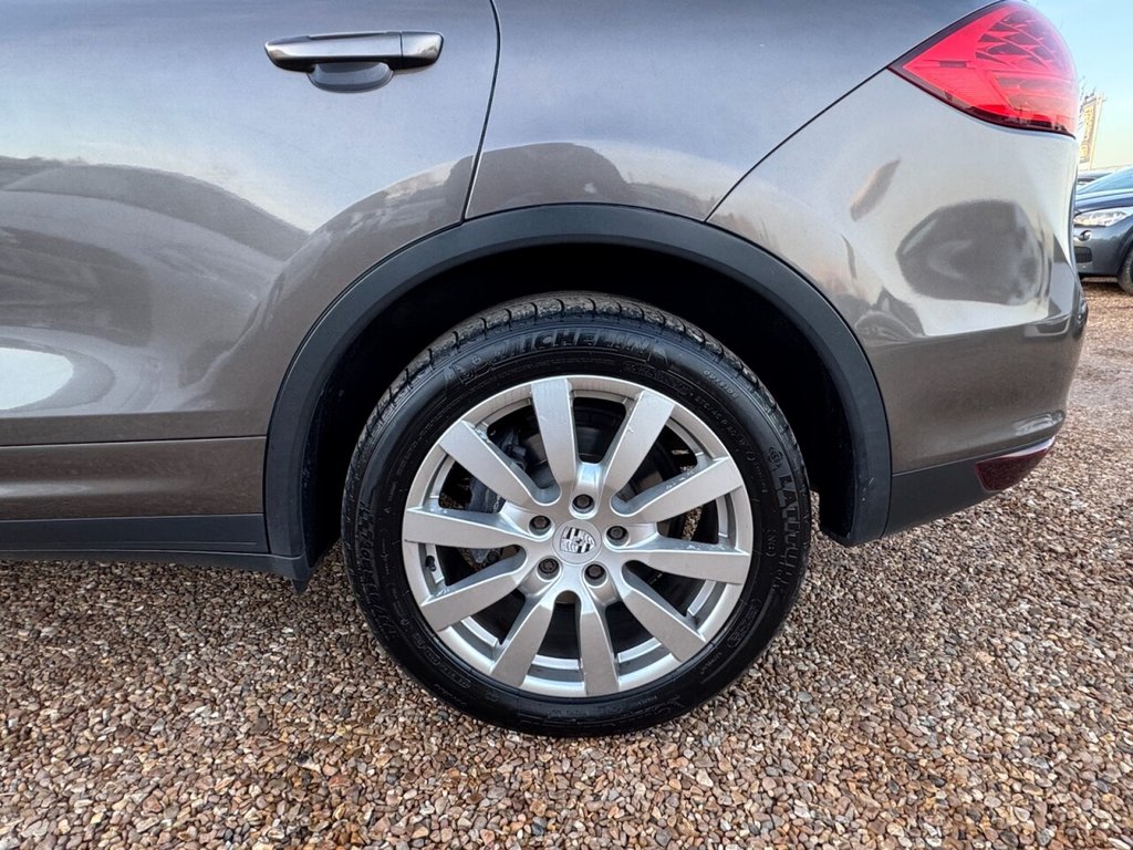 Used Porsche Cayenne 2012 for sale - 77356476: Photo 17