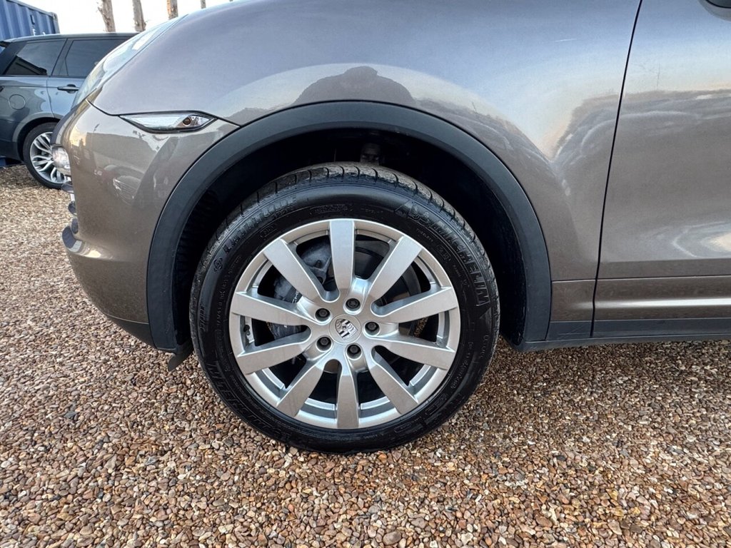 Used Porsche Cayenne 2012 for sale - 77356476: Photo 18