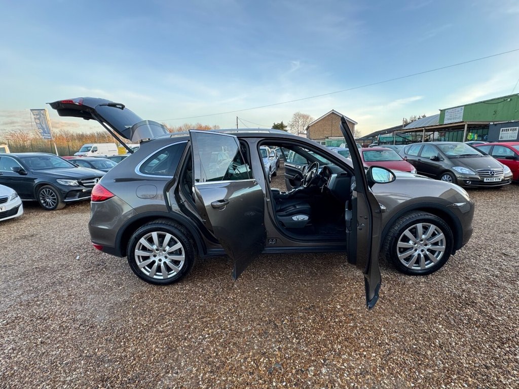 Used Porsche Cayenne 2012 for sale - 77356476: Photo 24