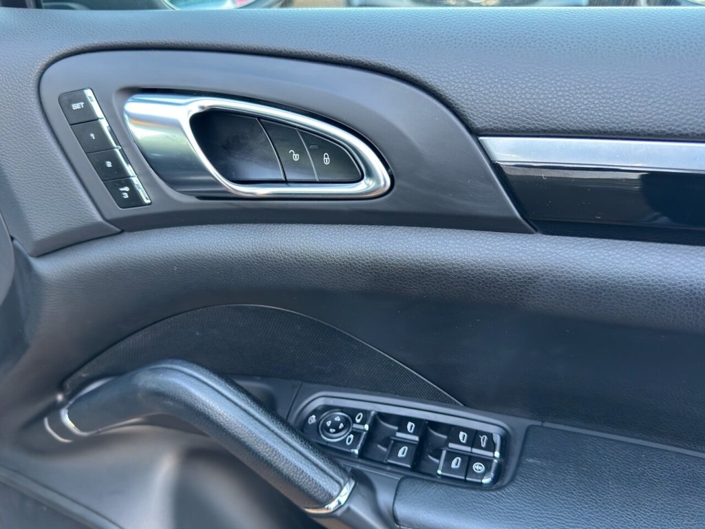 Used Porsche Cayenne 2012 for sale - 77356476: Photo 30