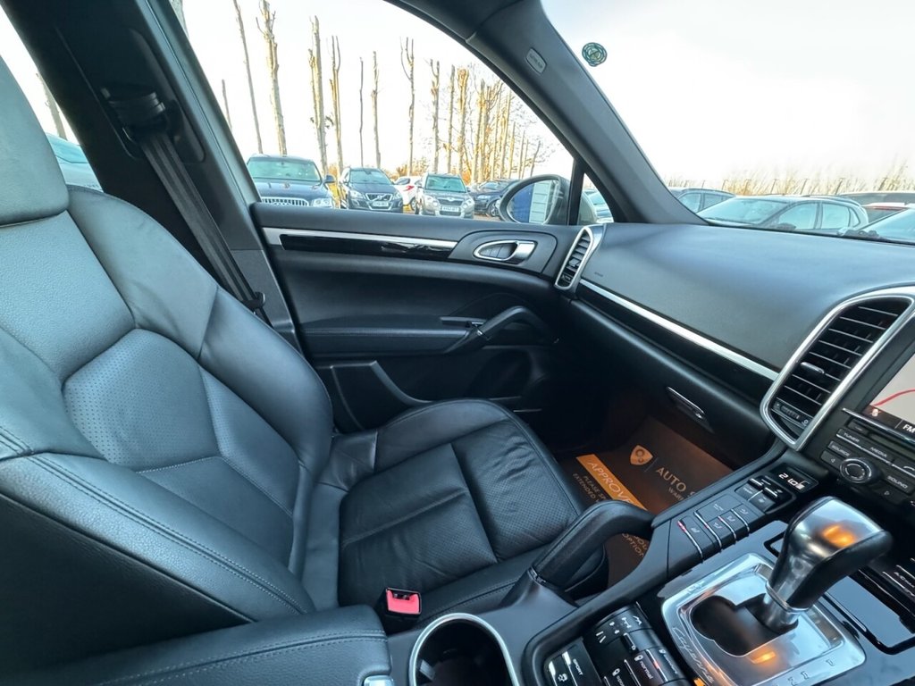 Used Porsche Cayenne 2012 for sale - 77356476: Photo 47