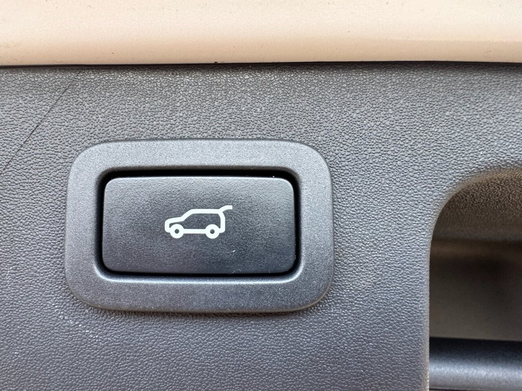 Used Land Rover Discovery Sport 2015 for sale - 77734515: Photo 12