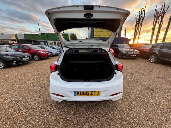 Used Hyundai i20 2016 for sale - 76223917: Photo 16