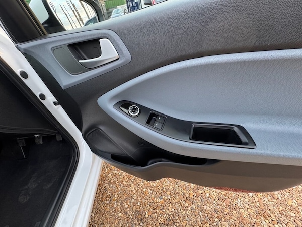 Used Hyundai i20 2016 for sale - 76223917: Photo 18