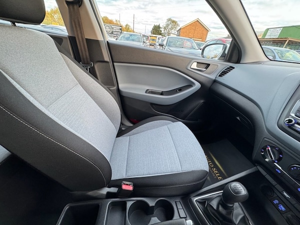 Used Hyundai i20 2016 for sale - 76223917: Photo 33