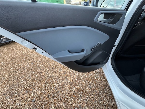 Used Hyundai i20 2016 for sale - 76223917: Photo 43