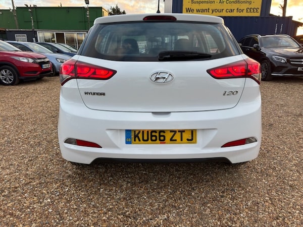 Used Hyundai i20 2016 for sale - 76223917: Photo 9