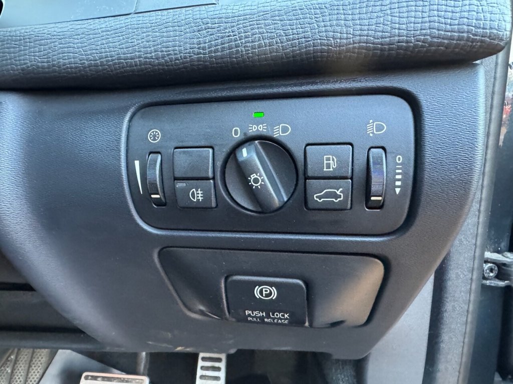 Used Volvo XC60 2011 for sale - 77172074: Photo 16