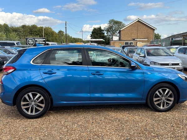 Used Hyundai i30 2018 for sale - 76323095: Photo 9