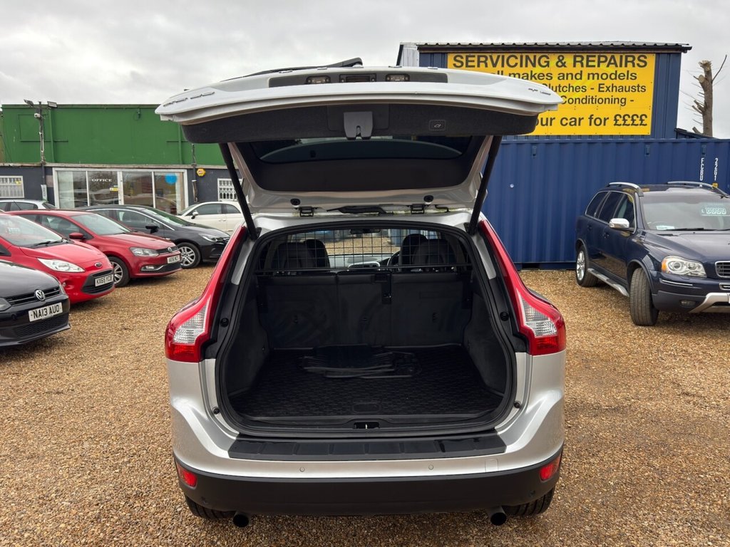 Used Volvo XC60 2011 for sale - 77693538: Photo 11