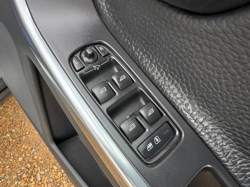 Used Volvo XC60 2011 for sale - 77693538: Photo 15