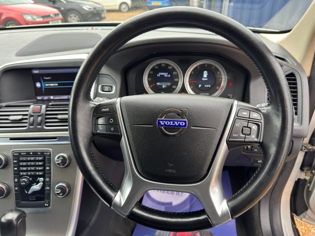 Used Volvo XC60 2011 for sale - 77693538: Photo 25