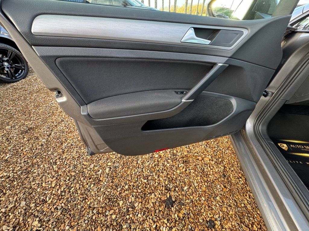 Used Volkswagen Golf 2015 for sale - 77122197: Photo 29