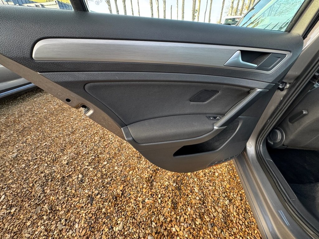 Used Volkswagen Golf 2015 for sale - 77122197: Photo 30