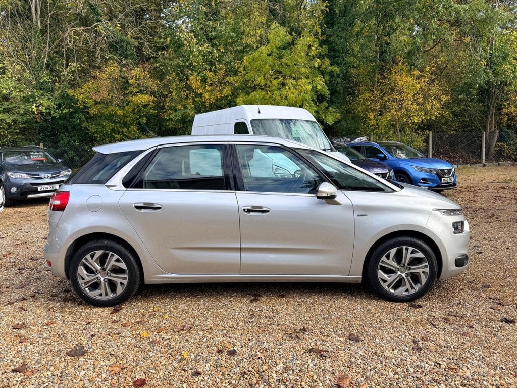 Used Citroen C4 Picasso 2013 for sale - 76582821: Photo 18