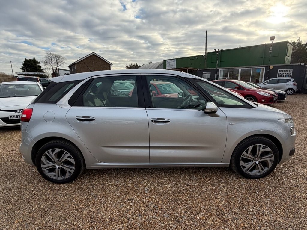 Used Citroen C4 Picasso 2013 for sale - 76582821: Photo 7