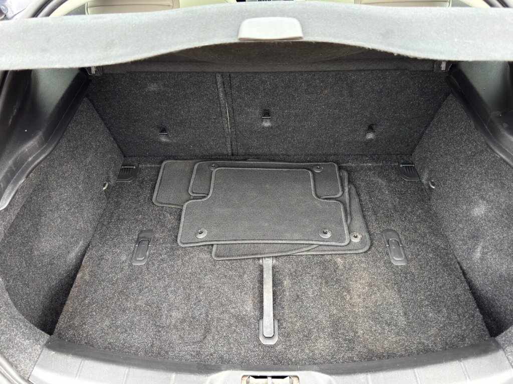 Used Volvo V40 2016 for sale - 76256541: Photo 14