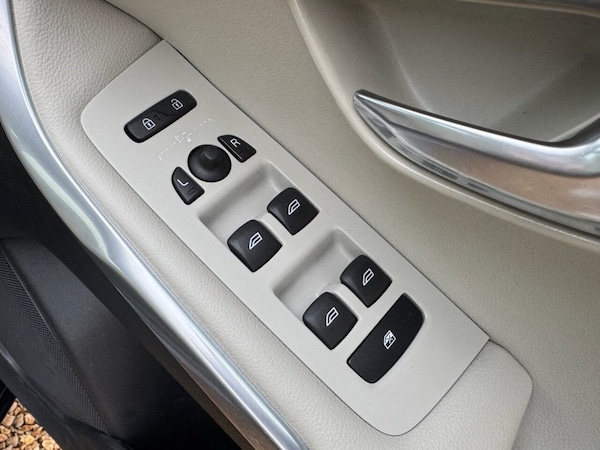 Used Volvo V40 2016 for sale - 76256541: Photo 15