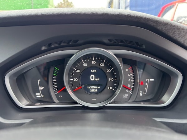Used Volvo V40 2016 for sale - 76256541: Photo 17