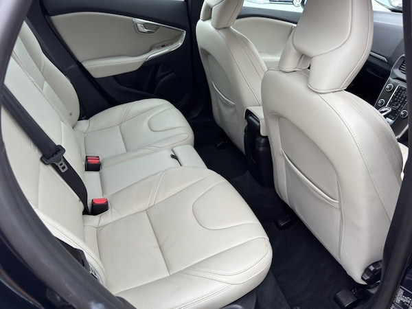 Used Volvo V40 2016 for sale - 76256541: Photo 29