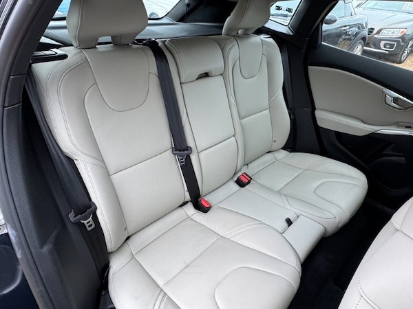 Used Volvo V40 2016 for sale - 76256541: Photo 30