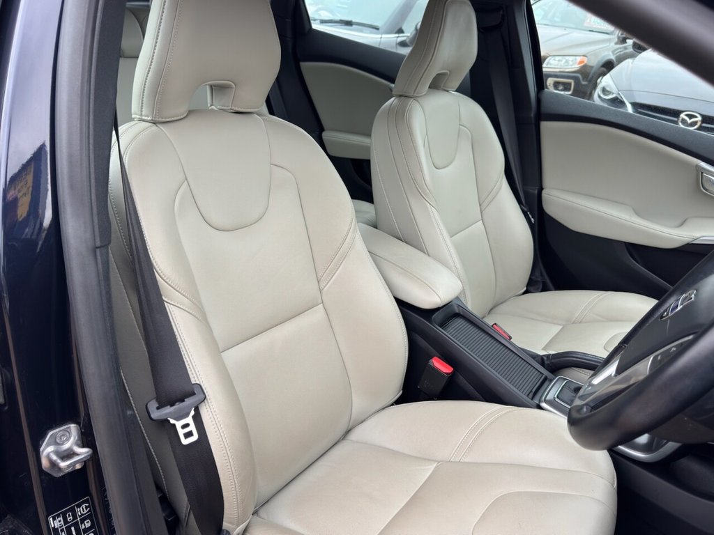 Used Volvo V40 2016 for sale - 76256541: Photo 32