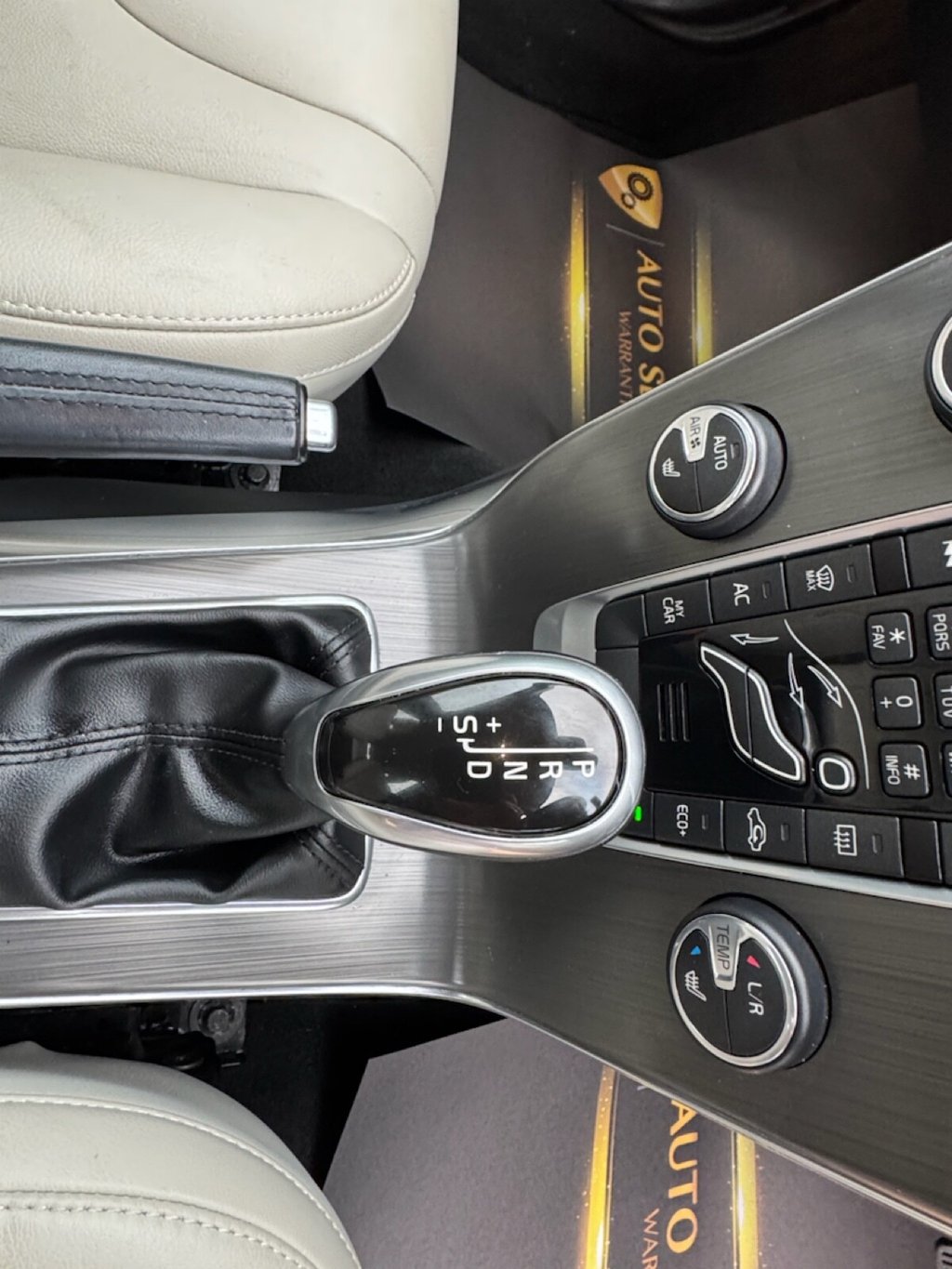 Used Volvo V40 2016 for sale - 76256541: Photo 35