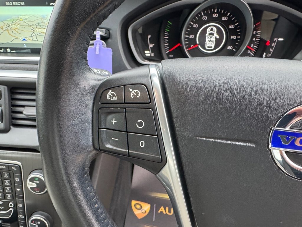 Used Volvo V40 2016 for sale - 76256541: Photo 38