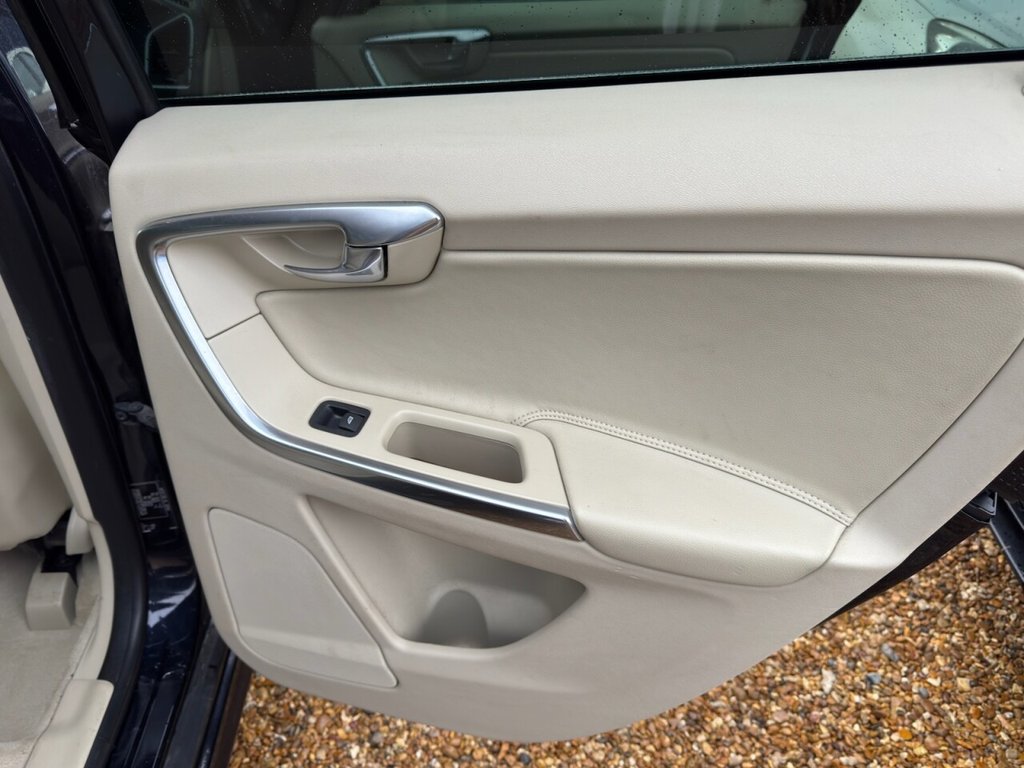 Used Volvo XC60 2016 for sale - 76665668: Photo 34