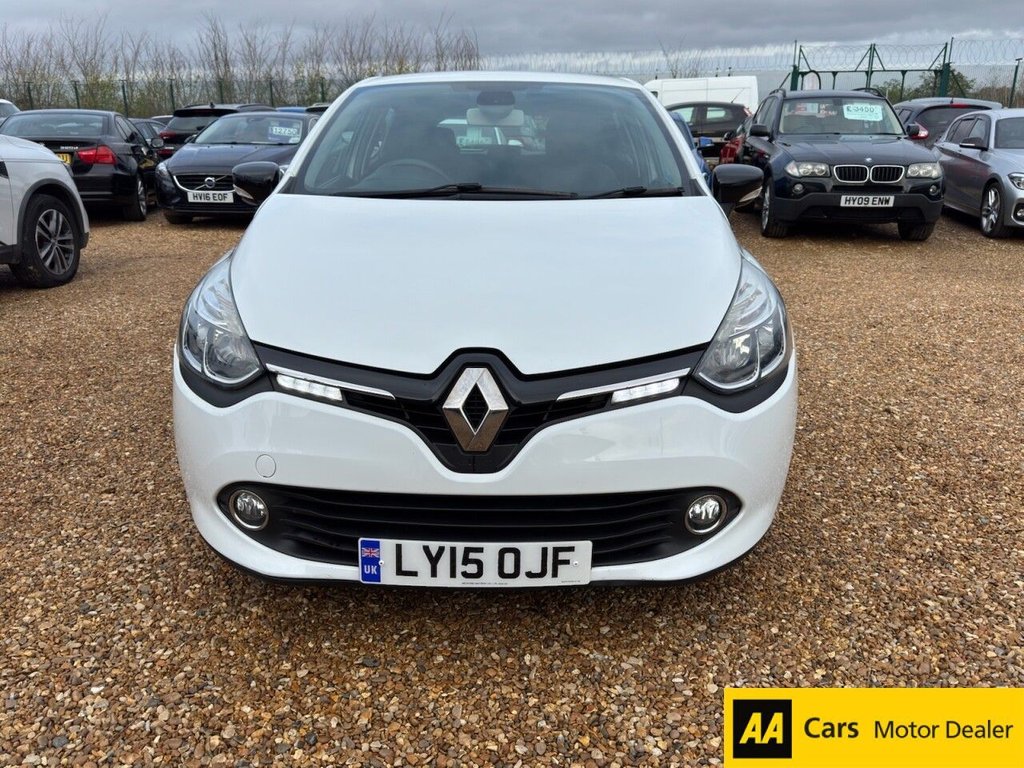 Used Renault Clio 2015 for sale - 76546944: Photo 2