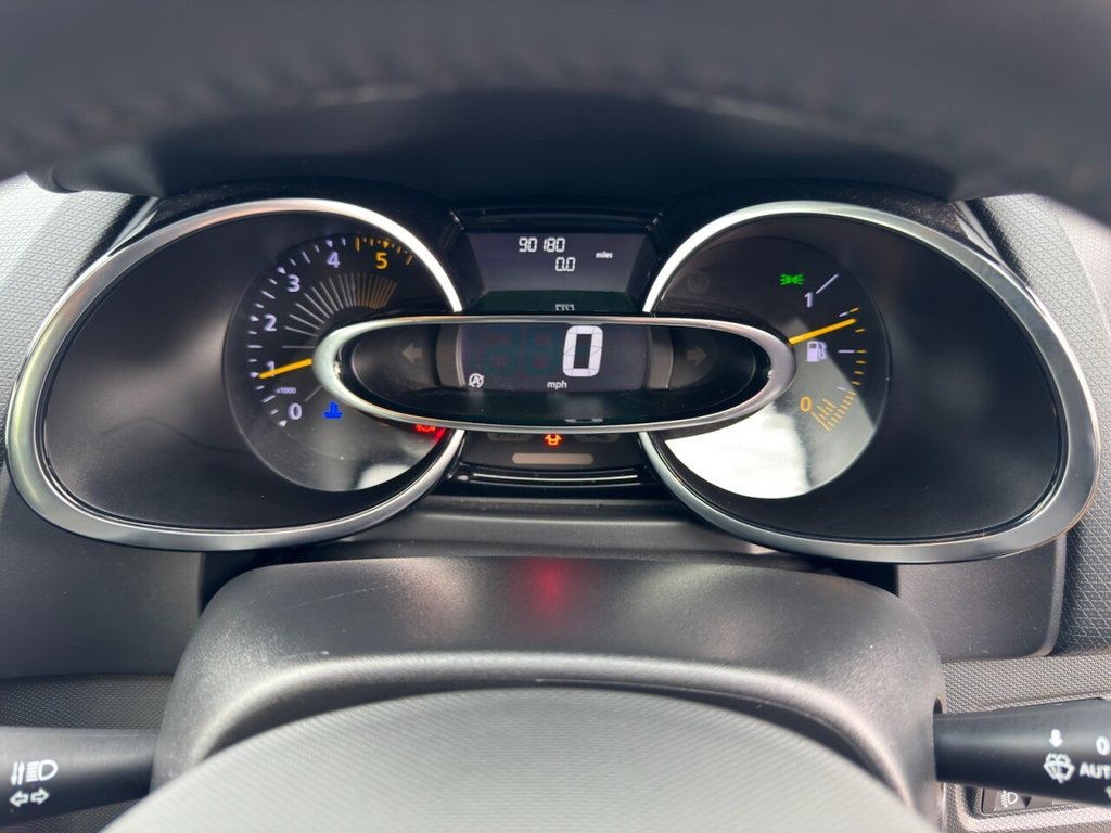 Used Renault Clio 2015 for sale - 76546944: Photo 22