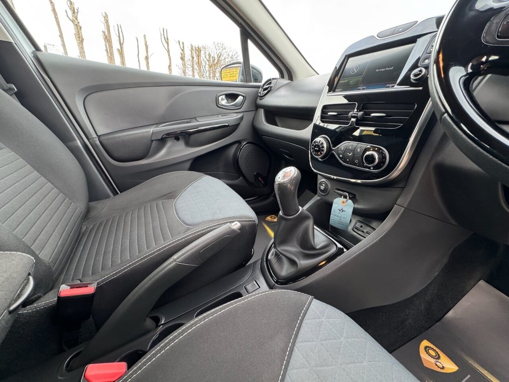 Used Renault Clio 2015 for sale - 76546944: Photo 25