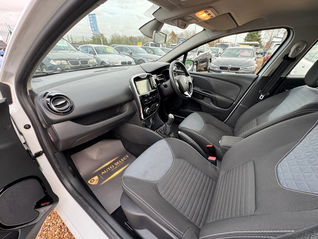 Used Renault Clio 2015 for sale - 76546944: Photo 38