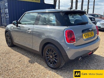 Used MINI Hatch 2018 for sale - 78357971: Photo